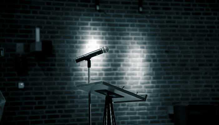 Lighting stagehand - tycoonstory | tycoonstory media Lighting stagehand