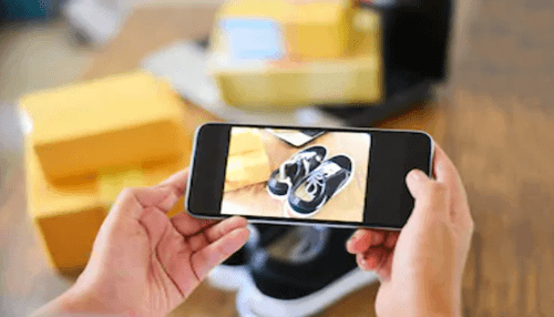 Taking photos with mobile phone cameras Taking photos with mobile phone cameras