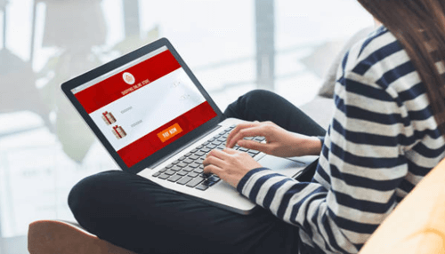 How to create a strong online presence for your business-tycoonstory | tycoonstory media User managing an ecommerce website to improve online presence and customer engagement online