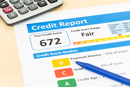 Credit check on suppliers-tycoonstory | tycoonstory media Credit report showing a score of 672 with a calculator and pen, representing credit checking information relevant for business