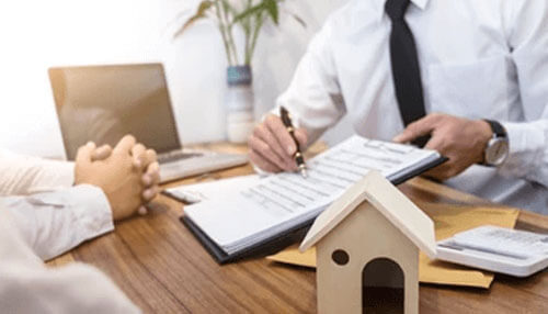 Mortgage broker Mortgage broker buying a house