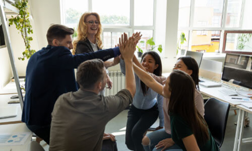 Attracts employees and manages a team Attracts employees and manages a team business plan