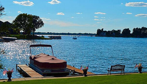 Pontoon boat Cover the boat pontoon boat