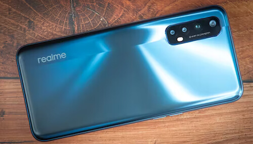 Realme technology - tycoonstory | tycoonstory media Rear shots of the realme smartphone with a glossy blue finish and camera setup.