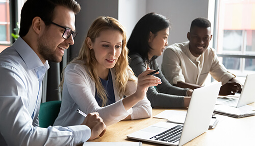 Allow new employees to follow experienced colleagues Allow new employees to follow experienced colleagues employee s training