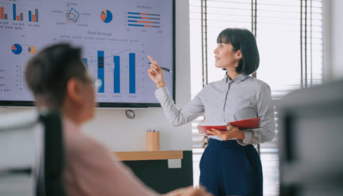 Allows conducting easy what-if analysis Allows conducting easy what-if analysis pert chart