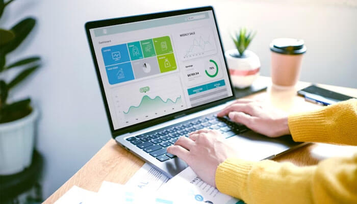 Reporting app Assist in day-to-day operations reporting app