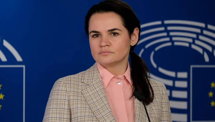 Sviatlana tsikhanouskaya Sviatlana tsikhanouskaya, a prominent political figure, expressing determination and strength during a press conference, highlighting the destructive impact of political oppression.