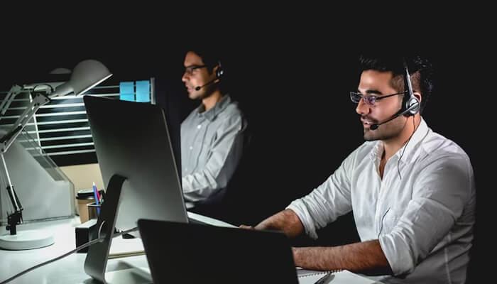 Enables employees to be more conversational in their calls Enables employees to be more conversational in their calls call center employee