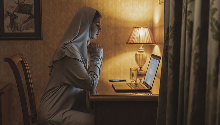 Stick to a realistic schedule | tycoonstory media Stick to a realistic schedule working from home hacks