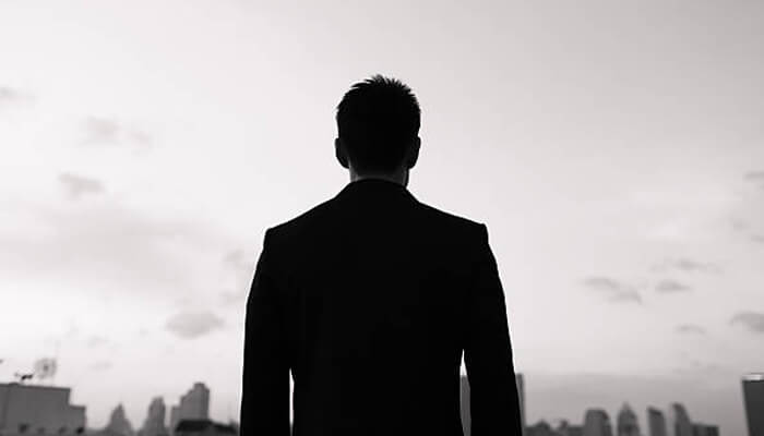 Michael saul-dell Silhouette of a business leader symbolizing vision and success, featured in an article about michael saul-dell.