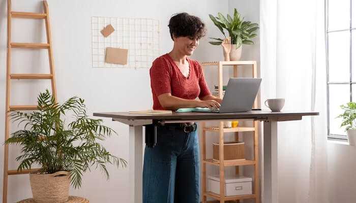 How To Select Adjustable Standing Desks For Work From Home
