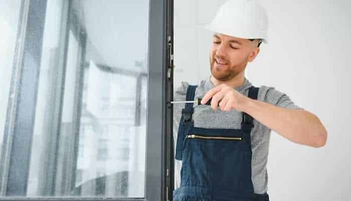 Why Emergency Glass Repair Requires Trusting An Expert