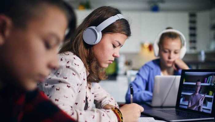 Colossyan Colossyan integration of media