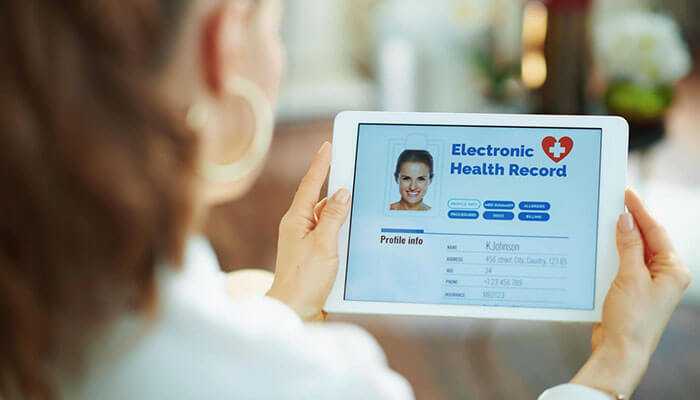 Custom emr & ehr software How custom emr & ehr software aids in effective patient data management