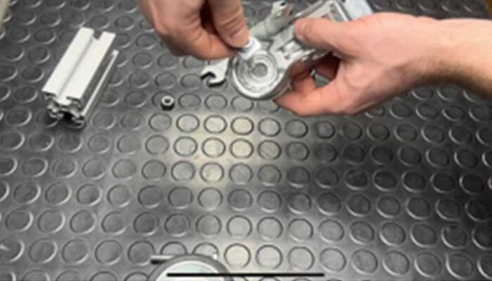 Insert the screw and nut through the wheel bracket - tycoonstory | tycoonstory media Insert the screw and nut through the wheel bracket