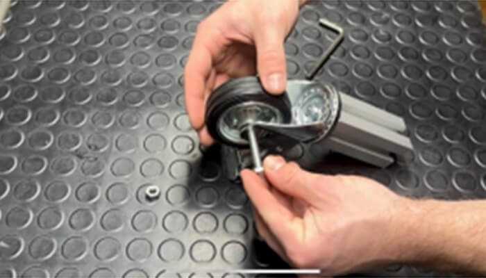 Unscrew the bolt that goes through the wheel - tycoonstory | tycoonstory media Unscrew the bolt that goes through the wheel