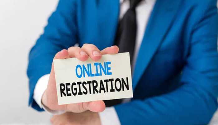 Online registration - tycoonstory | tycoonstory media Training business software: a person in a blue suit holding a card with the text online registration.