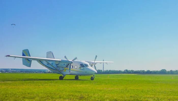 Eco-friendly air tours - tycoonstory | tycoonstory media Scenic flights tourism - eco-friendly air tours