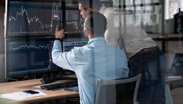 Forex crypto focus - tycoonstory | tycoonstory media Traders analyzing market charts on multiple screens – finprofm. Com review on forex and crypto cfd trading with high leverage.
