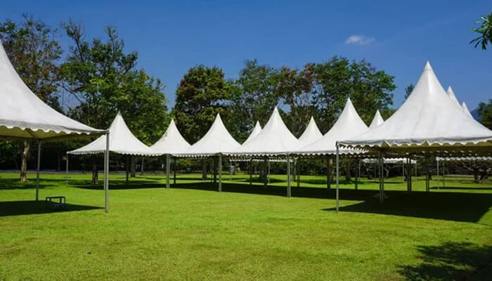 The best 10x10 canopy for events 1 | tycoonstory media A large outdoor white tent showcasing the durability and style of flare shade canopies for events