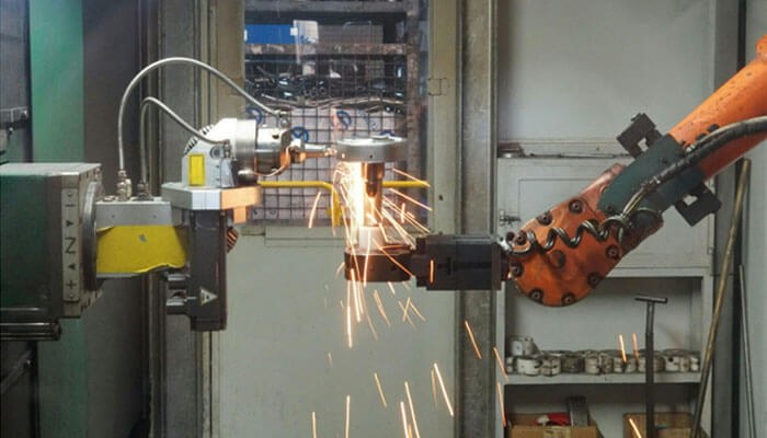 Welding operation that goes beyond automation, contributing to a more adaptive and efficient smart factory | tycoonstory media Welding operation that goes beyond automation, contributing to a more adaptive and efficient smart factory