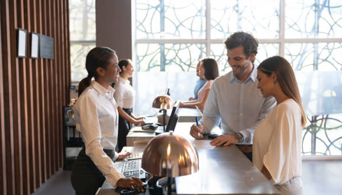 Easier staff management and communication | tycoonstory media Easier staff management and communication