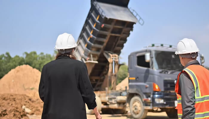 What does a dump truck dispatcher do? | tycoonstory media What does a dump truck dispatcher do?