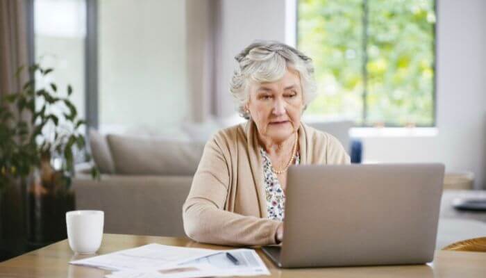 How much should i invest in stocks for retirement 1 | tycoonstory media How much should i invest in stocks for retirement planning as an older investor reviewing investment and savings strategies online