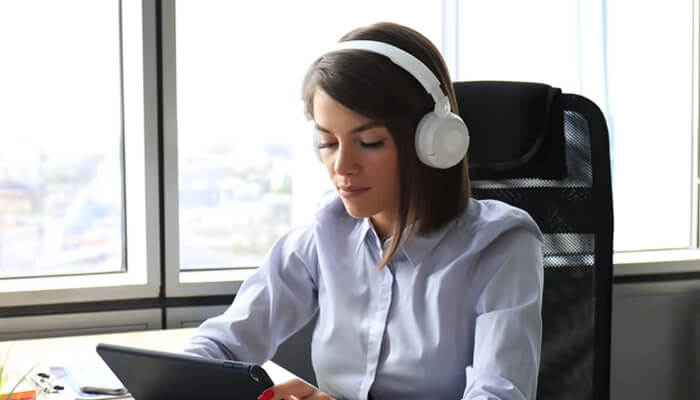 Which type of office headphones is superior? | tycoonstory media Which type of office headphones is superior?