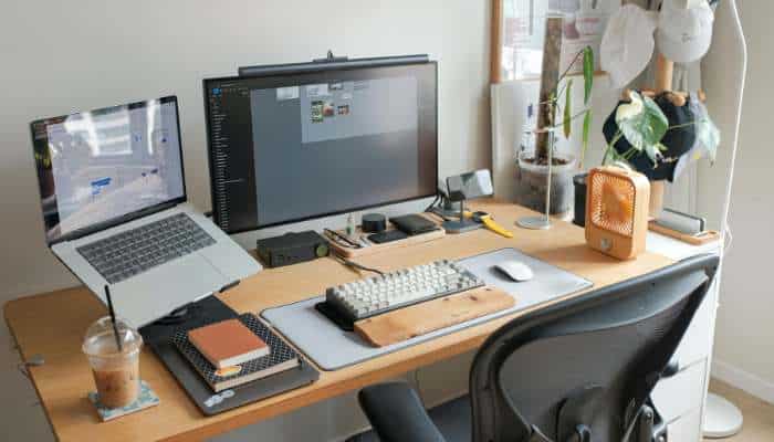 Mobile and portable laptop desks | tycoonstory media Mobile and portable laptop desks