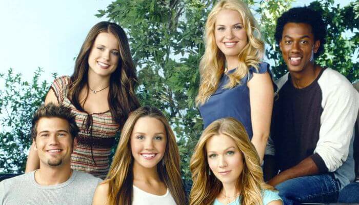 What i like about you tv series cast and characters 1 | tycoonstory media What i like about you (tv series) cast posing together in a promotional group photo