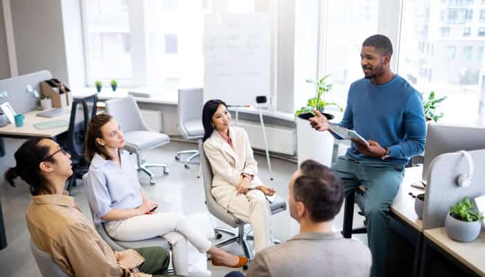 Employee engagement - tycoonstory | tycoonstory media How to evaluate management success through employee engagement, leadership communication, team collaboration, workplace satisfaction, and performance measurement strategies for effective business management