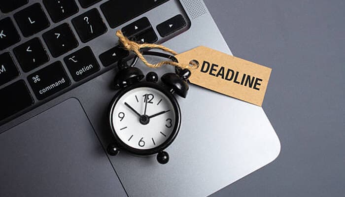 Deadlines that can sink a valid claim | tycoonstory media Property insurance claims deadline reminder showing a clock and deadline tag, highlighting the importance of meeting filing timelines for insurance claims.