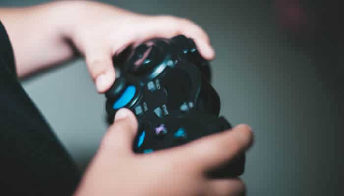 Test hssgamepad before normal use - tycoonstory | tycoonstory media Tutorial by hearthstats hssgamepad showing a gamer testing controller buttons and analog sticks to verify input response, button mapping, and connectivity before gameplay.