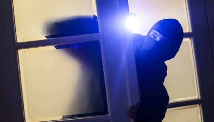 Lighting removes the cover burglars need | tycoonstory media Lighting removes the cover burglars need