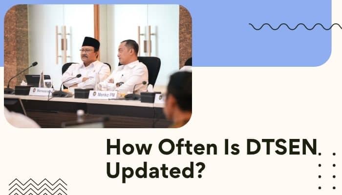 Cek bansos kemensos - tycoonstory | tycoonstory media Cek bansos kemensos image showing indonesian government officials in a meeting discussing how often dtsen data is updated for social assistance eligibility and beneficiary records.