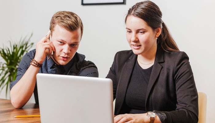 Test support before buying - tycoonstory | tycoonstory media Programgeeks hosting customer support consultation showing experts helping users evaluate hosting plans, features, backups, and service reliability before buying.